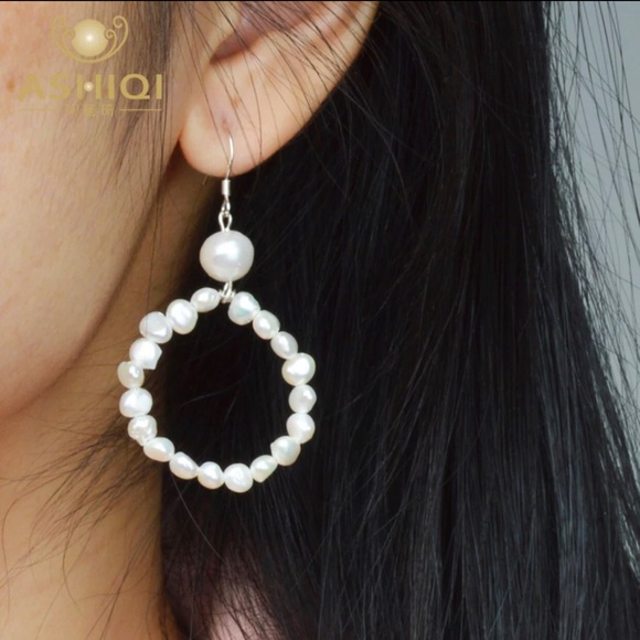 Jewelry - ⚠️SOLD OUT⚠️Natural Pearl Dangle Earrings